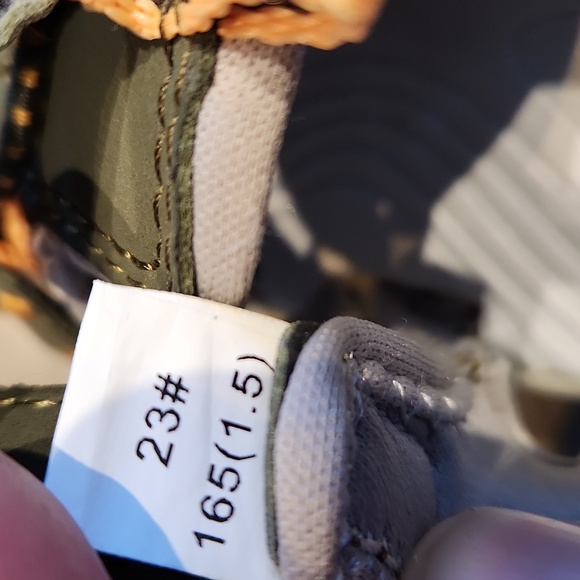 EUC Hobibear Boys sz 1.5 sandals w/velcro straps - Picture 8 of 10